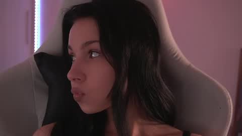 Akaruiiii online show from April 2026 12:09:02 AM