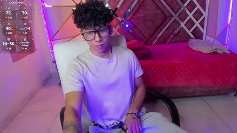 Snapshot of akazaboy chatting on February 2025 04:14:01 AM akazaboy online show from February 2025 04:14:01 AM