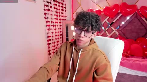 Snapshot of akazaboy chatting on February 2025 04:09:02 AM akazaboy online show from February 2025 04:09:02 AM