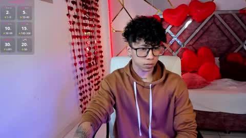 Snapshot of akazaboy chatting on February 2025 04:44:02 AM akazaboy online show from February 2025 04:44:02 AM