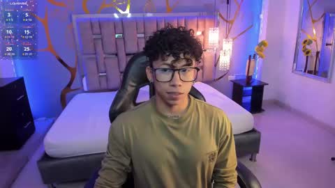 Snapshot of akazaboy chatting on February 2025 05:04:02 AM akazaboy online show from February 2025 05:04:02 AM