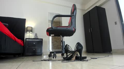 Snapshot of akemirosse chatting on January 2025 12:05:01 AM Akemi online show from January 2025 12:05:01 AM