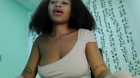 akemy_saunderz online show from May 2026 02:51:02 AM