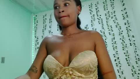 akemy_saunderz online show from May 2026 03:37:02 AM