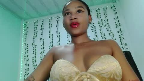 akemy_saunderz online show from June 2026 02:46:01 AM