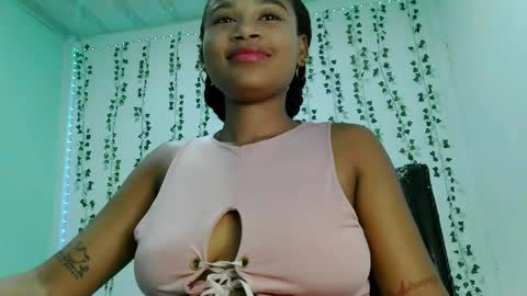 akemy_saunderz online show from June 2026 03:22:02 AM