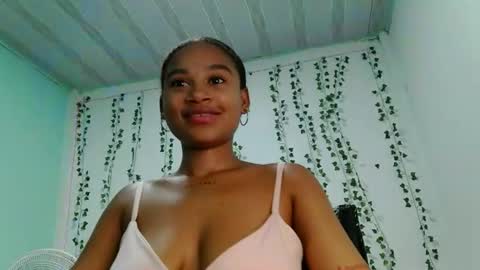 akemy_saunderz online show from June 2026 09:14:01 PM