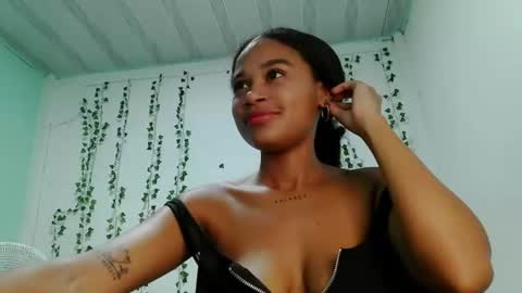 akemy_saunderz online show from July 2026 09:13:01 PM