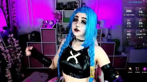 Aki online show from October 2025 12:38:01 AM