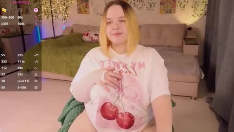 Snapshot of akinohana chatting on October 2025 11:42:02 AM Aki online show from October 2025 11:42:02 AM