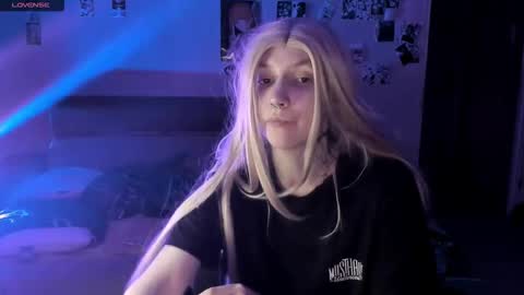 Snapshot of akira_ivyy chatting on September 2025 09:05:01 PM Akira online show from September 2025 09:05:01 PM