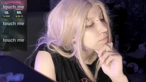 Snapshot of akira_ivyy chatting on September 2025 08:23:02 PM Akira online show from September 2025 08:23:02 PM