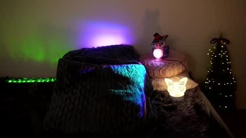 Snapshot of akira_mori chatting on January 2025 09:30:02 PM Nameless online show from January 2025 09:30:02 PM