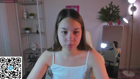 Snapshot of al1ice_moures chatting on December 2025 01:23:02 AM Al1ice online show from December 2025 01:23:02 AM