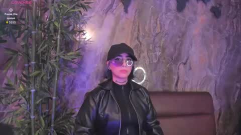 ALAHIA online show from December 2025 05:19:02 PM