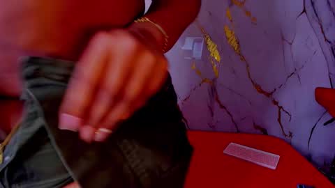 Snapshot of alahia_rivera chatting on January 2026 10:35:02 PM alahia rivera online show from January 2026 10:35:02 PM