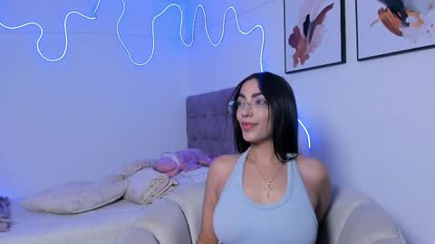 Alaia Alegria online show from April 2026 11:35:02 PM