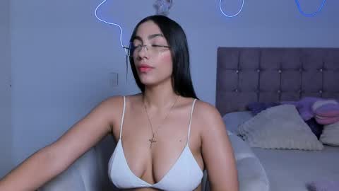 Snapshot of alaia_alegria chatting on May 2026 10:16:01 PM Alaia Alegria online show from May 2026 10:16:01 PM