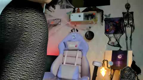 Alaia online show from October 2025 09:49:02 PM