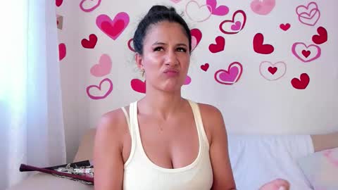 Alaia  online show from September 2025 08:52:01 PM