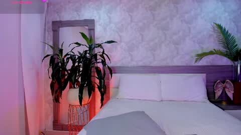 alaiaguerra online show from July 2026 07:50:01 PM