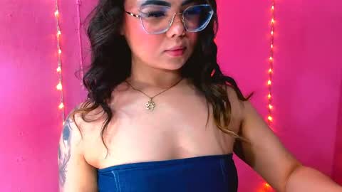 Snapshot of alaiia_rosse chatting on April 2026 01:14:01 AM Alaiia online show from April 2026 01:14:01 AM