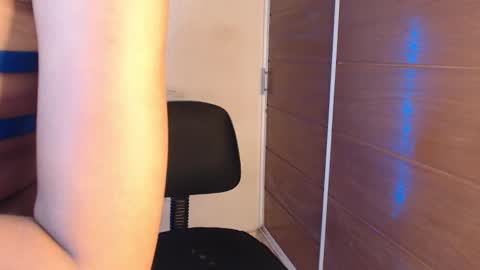 Snapshot of alaina_saint chatting on December 2025 06:41:02 AM AlainaSaint online show from December 2025 06:41:02 AM