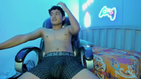 Snapshot of alamgrey_ chatting on September 2025 03:35:02 PM Alam online show from September 2025 03:35:02 PM