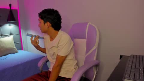 Snapshot of alamgrey_ chatting on September 2025 12:18:01 PM Alam online show from September 2025 12:18:01 PM