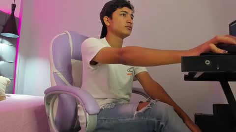 Snapshot of alamgrey_ chatting on October 2025 03:07:02 PM Alam online show from October 2025 03:07:02 PM