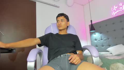 Snapshot of alamgrey_ chatting on November 2025 02:16:02 PM Alam online show from November 2025 02:16:02 PM