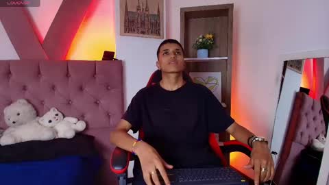 Snapshot of alan_colthon chatting on April 2026 02:39:02 AM alan_colthon online show from April 2026 02:39:02 AM