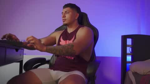 Snapshot of alan_muscle chatting on November 2025 05:24:01 AM Alan online show from November 2025 05:24:01 AM