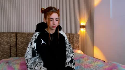 A L A N A  online show from December 2024 02:04:01 PM