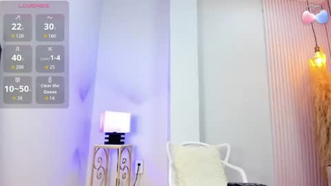 Snapshot of alana__rossetti chatting on April 2026 07:28:02 PM Alana online show from April 2026 07:28:02 PM