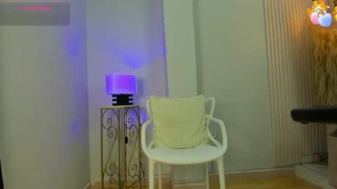 Snapshot of alana__rossetti chatting on May 2026 03:12:01 AM Alana online show from May 2026 03:12:01 AM