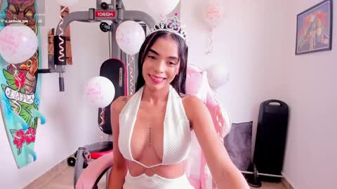 Alana online show from October 2025 01:30:01 PM