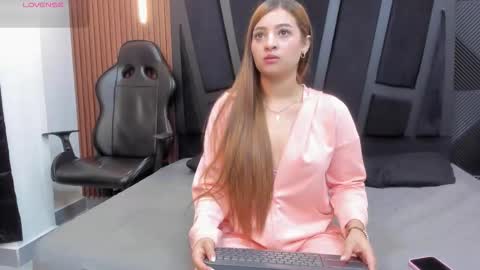 Snapshot of alana_cox_ chatting on October 2025 01:20:02 PM ALANA COX online show from October 2025 01:20:02 PM