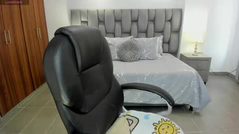 alana  online show from June 2026 07:03:02 PM