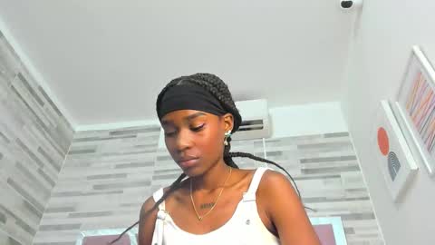 Alana online show from October 2025 06:52:01 PM