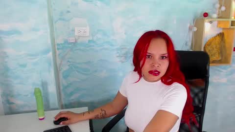 Snapshot of alana_roth chatting on January 2025 11:48:01 AM ALANA ROTH online show from January 2025 11:48:01 AM