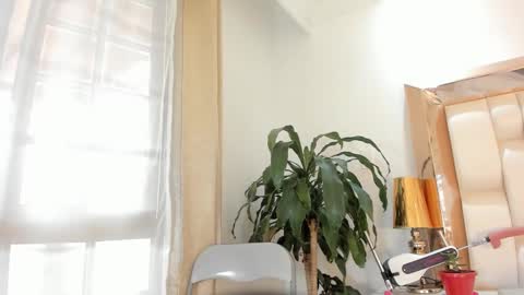       online show from March 2025 09:15:01 PM