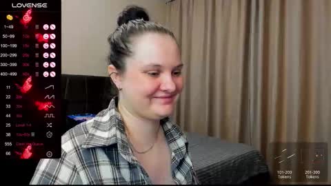 Snapshot of alanabrox chatting on November 2025 11:51:02 PM Julia online show from November 2025 11:51:02 PM