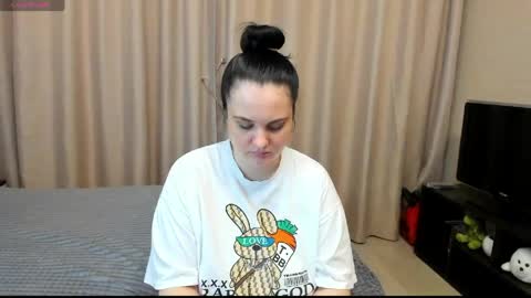 Julia online show from May 2026 08:29:01 PM