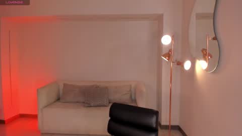 Alana online show from October 2025 12:27:01 PM