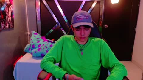 Snapshot of alandelrey57 chatting on February 2026 06:22:01 AM ALAN DEL REY online show from February 2026 06:22:01 AM