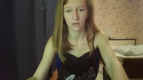 Elisa online show from March 2025 03:27:01 PM