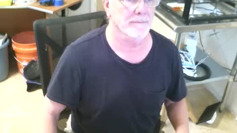 Snapshot of alanlee10allen chatting on November 2025 09:03:02 PM Alanlee10allen online show from November 2025 09:03:02 PM