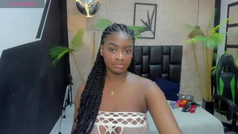 Snapshot of alanna_bonny chatting on April 2026 03:05:01 PM Alanna online show from April 2026 03:05:01 PM