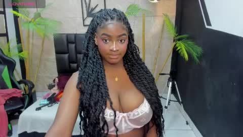 Snapshot of alanna_bonny chatting on May 2026 01:56:02 AM Alanna online show from May 2026 01:56:02 AM